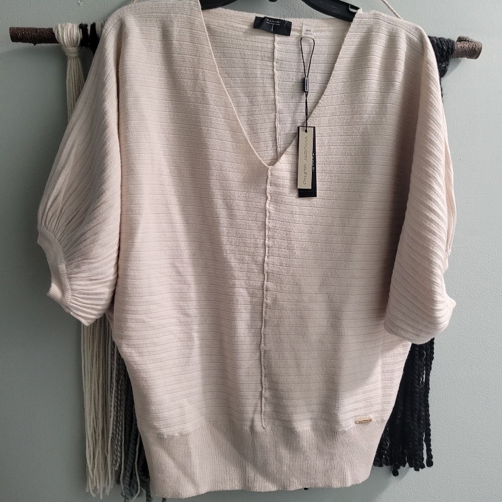 Sweater.elbow length